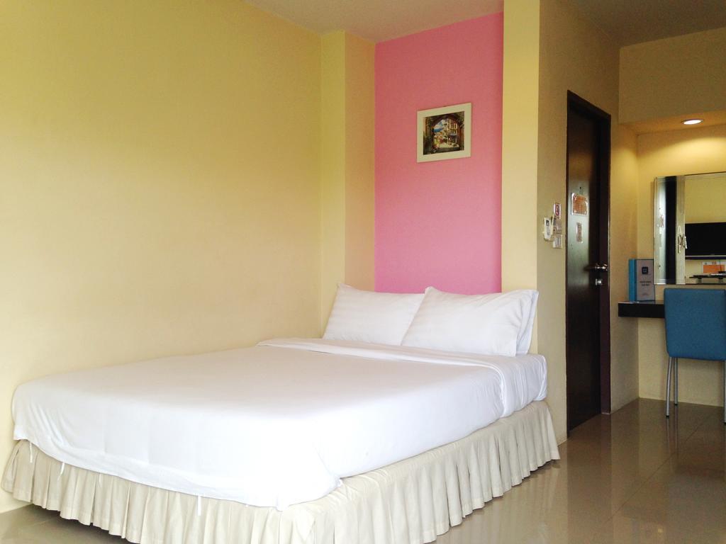 C2 Residence Lampang Bagian luar foto