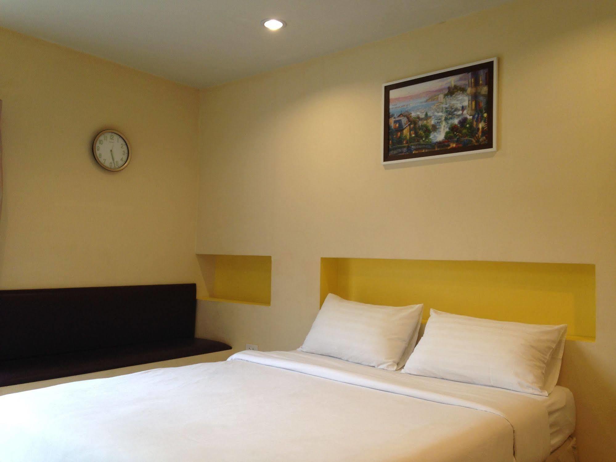 C2 Residence Lampang Bagian luar foto