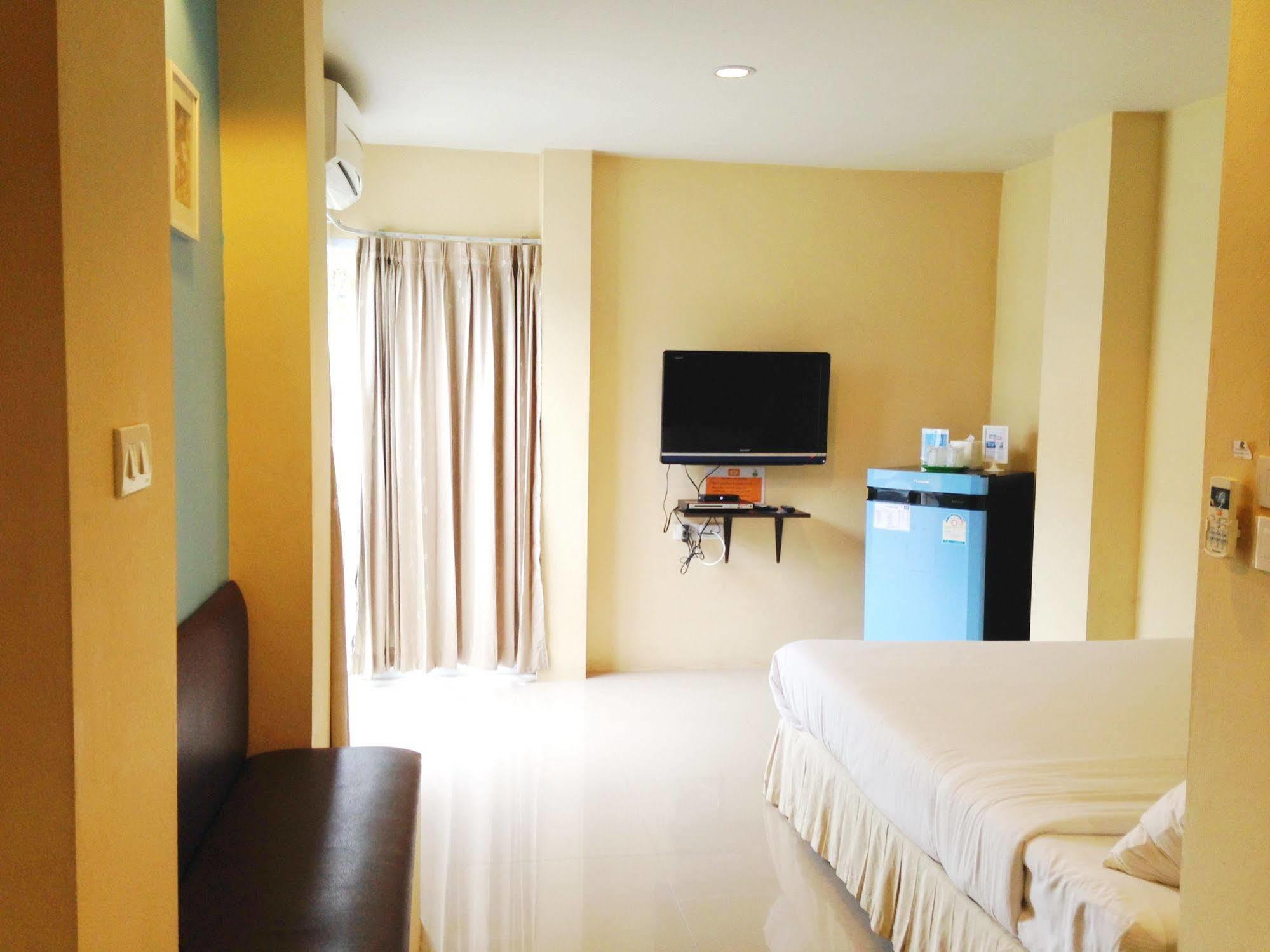 C2 Residence Lampang Bagian luar foto